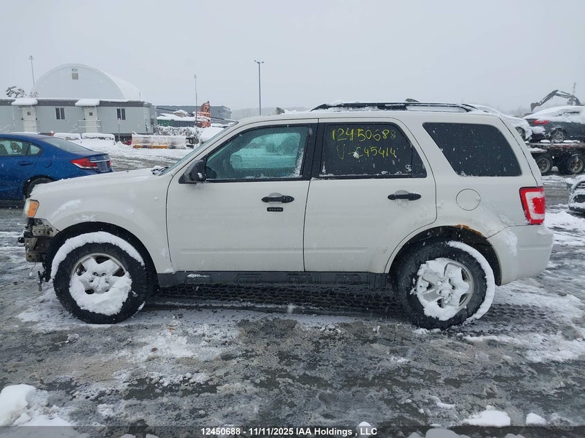 1FMCU0DG6BKC45414 2011 FORD ESCAPE photo no. 15