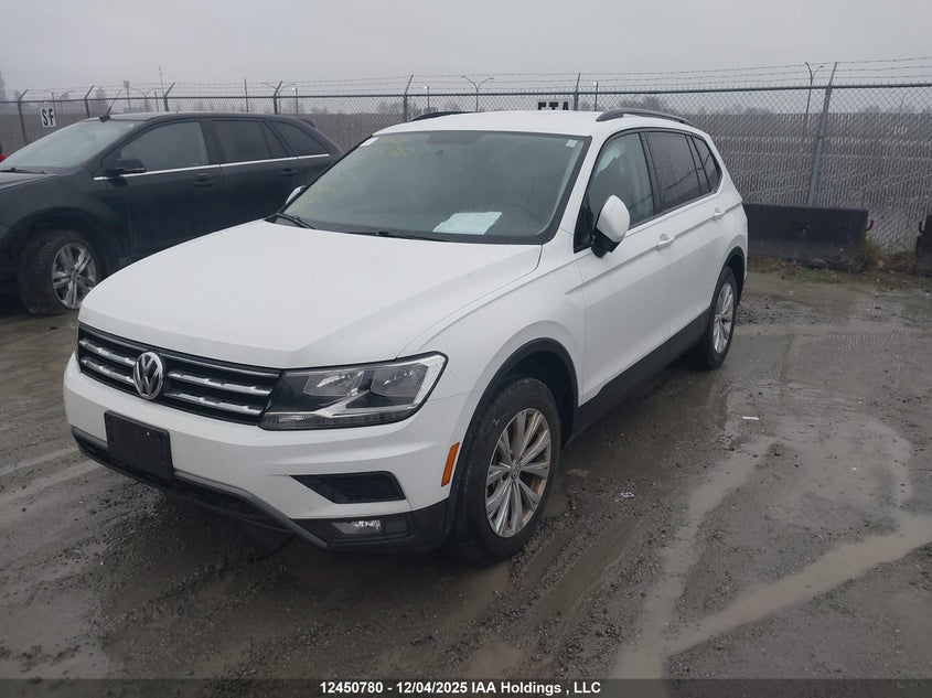 3VV0B7AX1JM096591 2018 VOLKSWAGEN TIGUAN photo no. 2