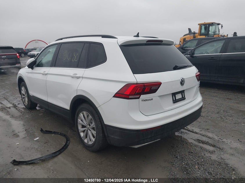 3VV0B7AX1JM096591 2018 VOLKSWAGEN TIGUAN photo no. 3