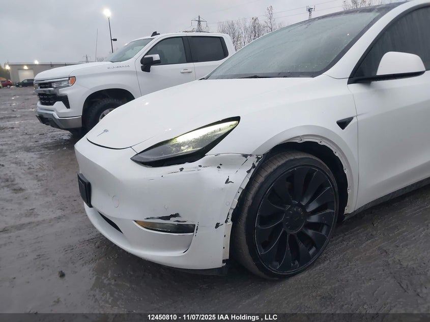 2022 Tesla Model Y VIN: 7SAYGDEF3NF511748 Lot: 12450810