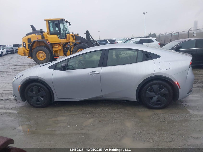 JTDACACU9T3058000 2026 TOYOTA PRIUS photo no. 15