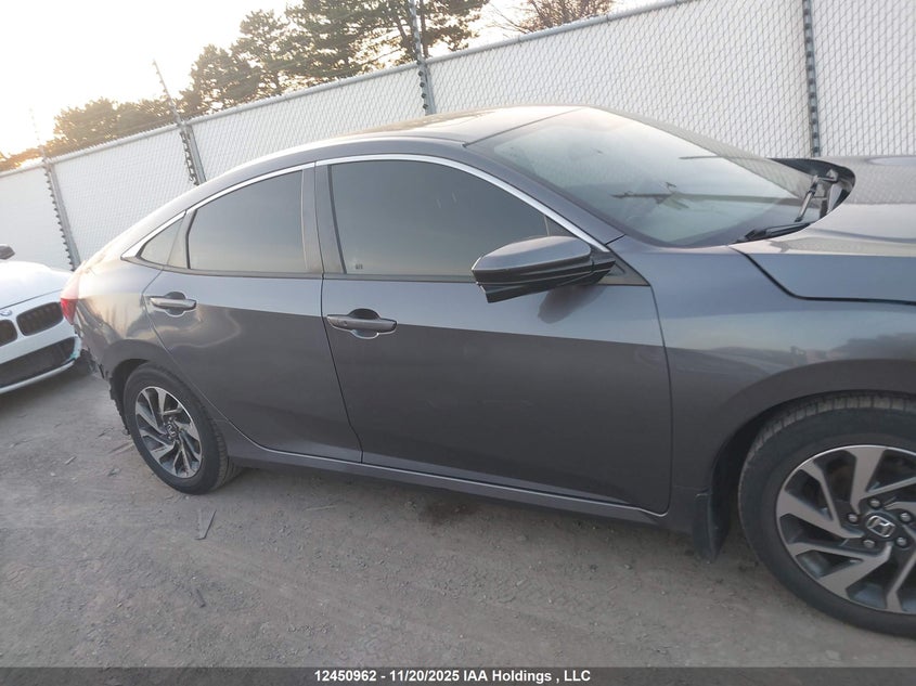 2HGFC2F85JH009298 2018 HONDA CIVIC photo no. 14
