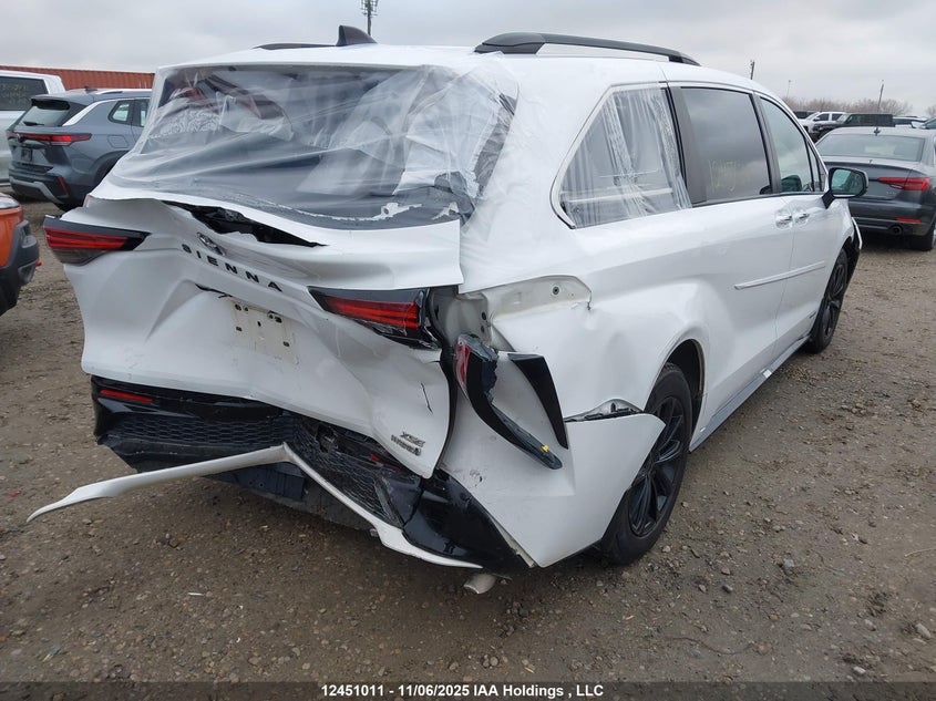 5TDGRKEC0MS004619 2021 TOYOTA SIENNA photo no. 4