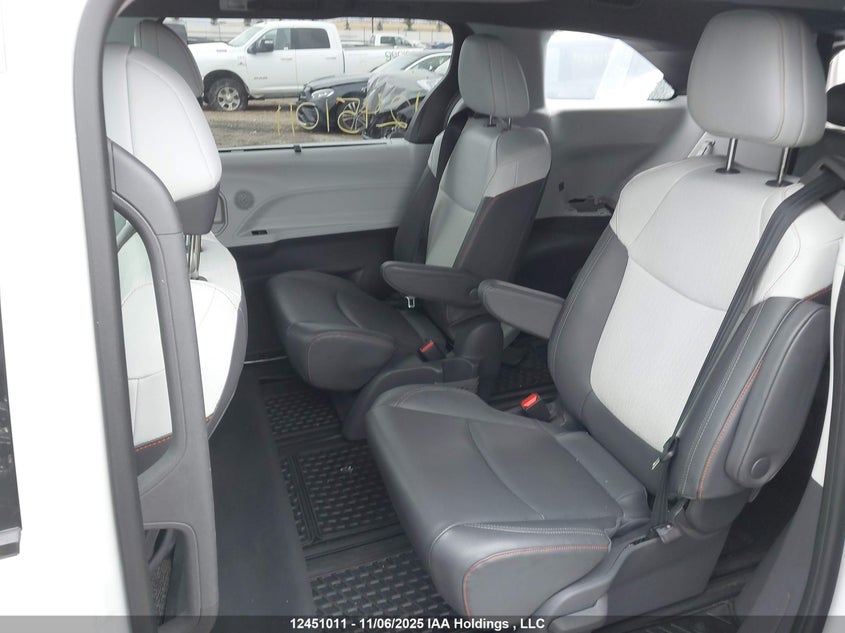 5TDGRKEC0MS004619 2021 TOYOTA SIENNA photo no. 8