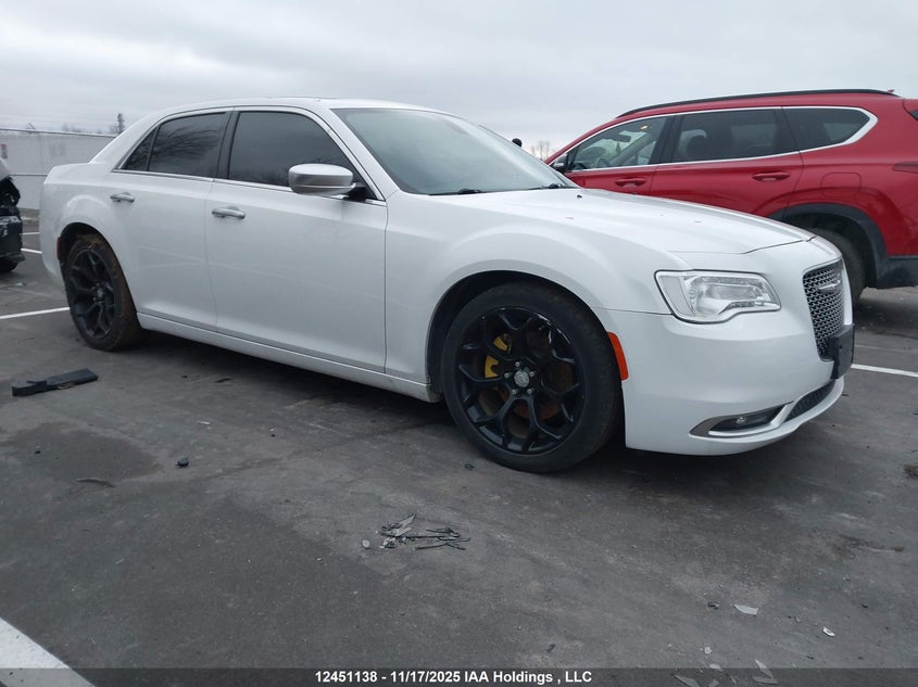 2C3CCAPT7JH277823 2018 Chrysler 300 C auction photo 1