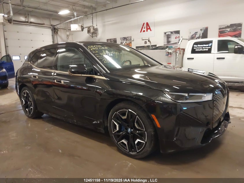 WB523CF05NCJ58201 2022 BMW Ix xDrive50 auction photo 1