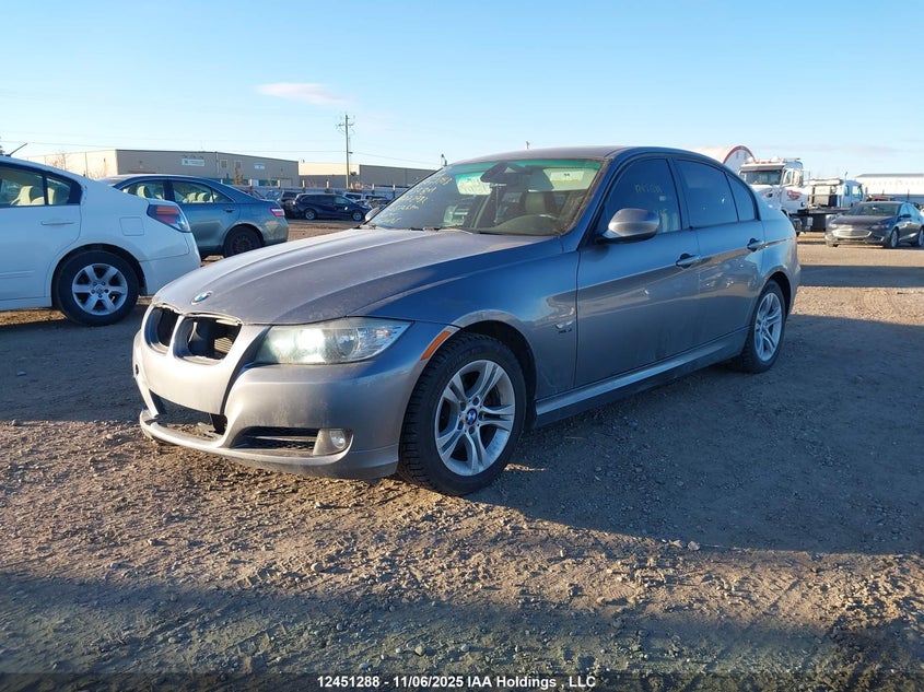 WBAPK7C58BA772782 2011 BMW 3ER photo no. 2