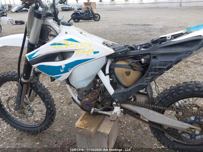 VBKUAK406GM249764 2016 HUSQVARNA FE photo no. 9