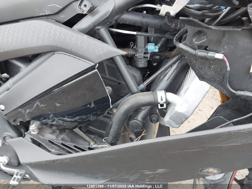 2020 Yamaha Yzfr3 A VIN: MH3RH18N9LK001776 Lot: 12451390