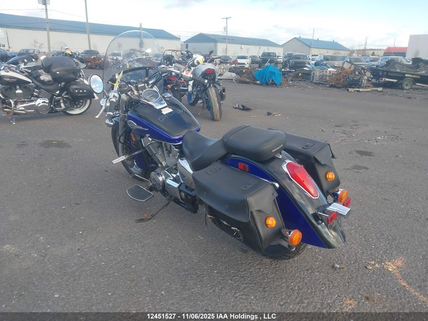 JH2RC50534K010661 2004 HONDA VT photo no. 3