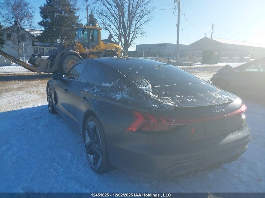 WAUCJBFW6N7008696 2022 AUDI E-TRON GT photo no. 3