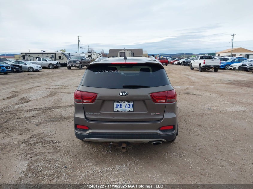 5XYPHDA33KG569378 2019 KIA SORENTO photo no. 16