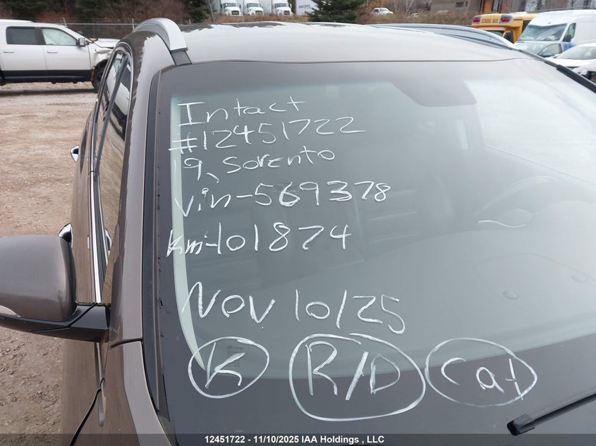 5XYPHDA33KG569378 2019 KIA SORENTO photo no. 17