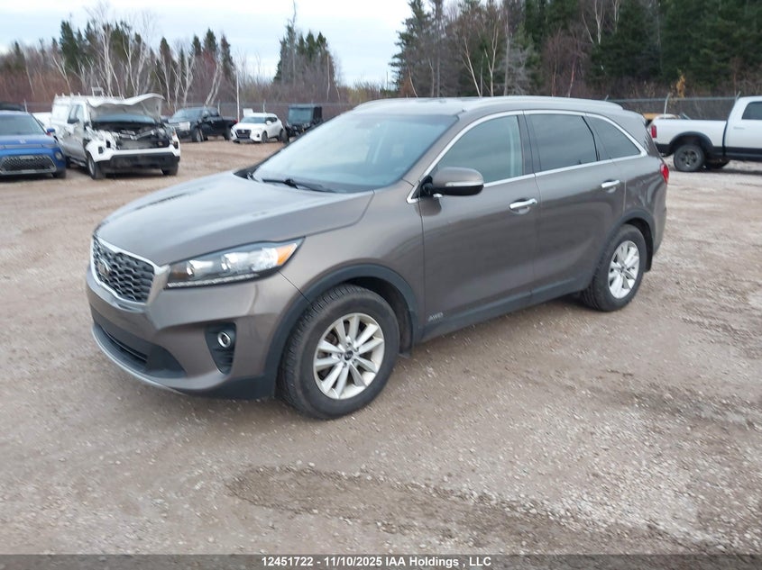 5XYPHDA33KG569378 2019 KIA SORENTO photo no. 2