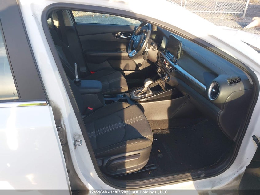 3KPF34AD6NE425991 2022 KIA FORTE photo no. 5