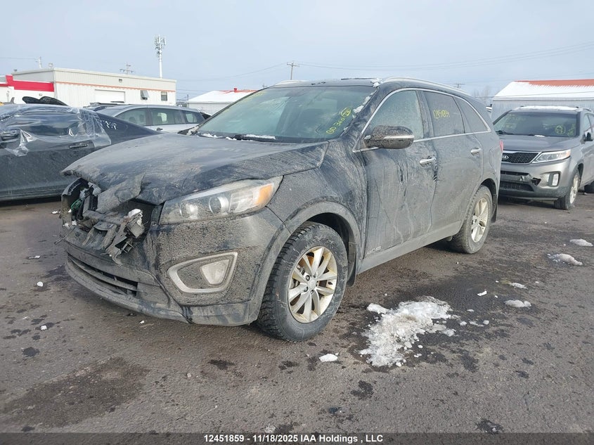5XYPGDA50HG251327 2017 KIA SORENTO photo no. 2