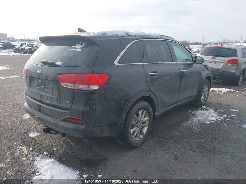 5XYPGDA50HG251327 2017 KIA SORENTO photo no. 4