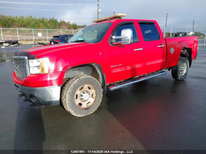 1GT4K0BG4AF102373 2010 GMC SIERRA photo no. 2