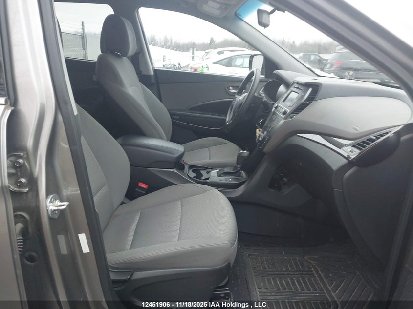 5XYZT3LB7HG472232 2017 HYUNDAI SANTA FE photo no. 5