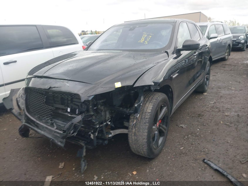 SADCM2BV2HA069983 2017 JAGUAR F-PACE photo no. 2