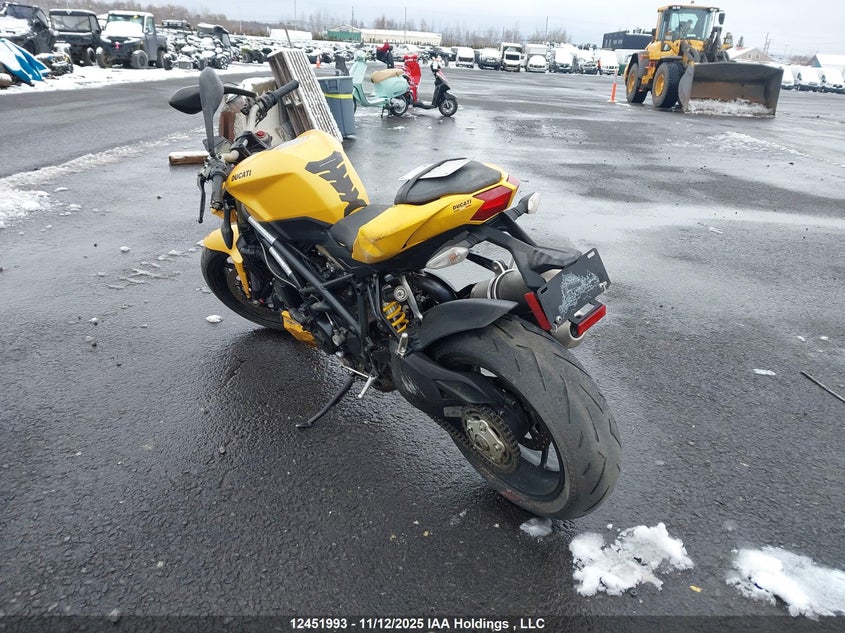 ZDM11BMV7CB011853 2012 DUCATI STREETFIGHTER photo no. 3