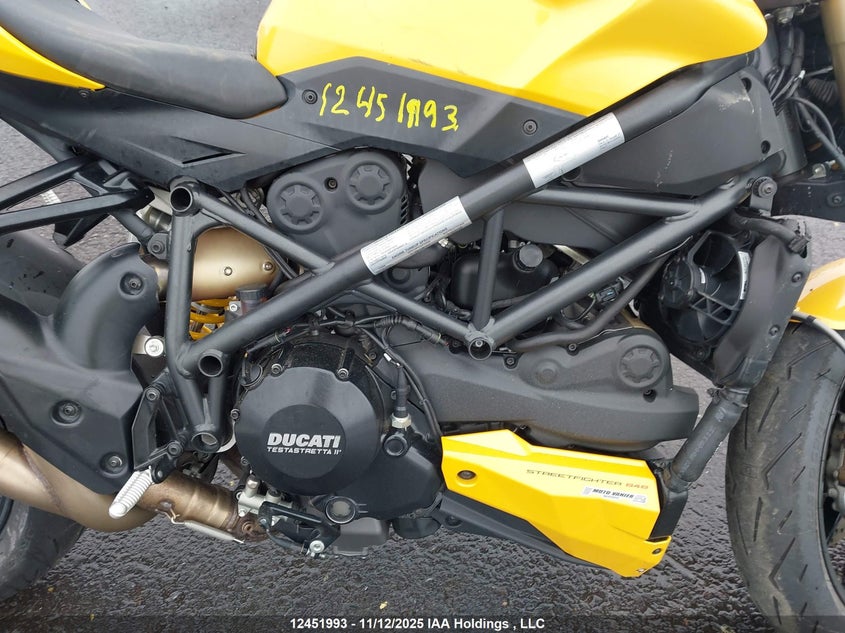 ZDM11BMV7CB011853 2012 DUCATI STREETFIGHTER photo no. 8