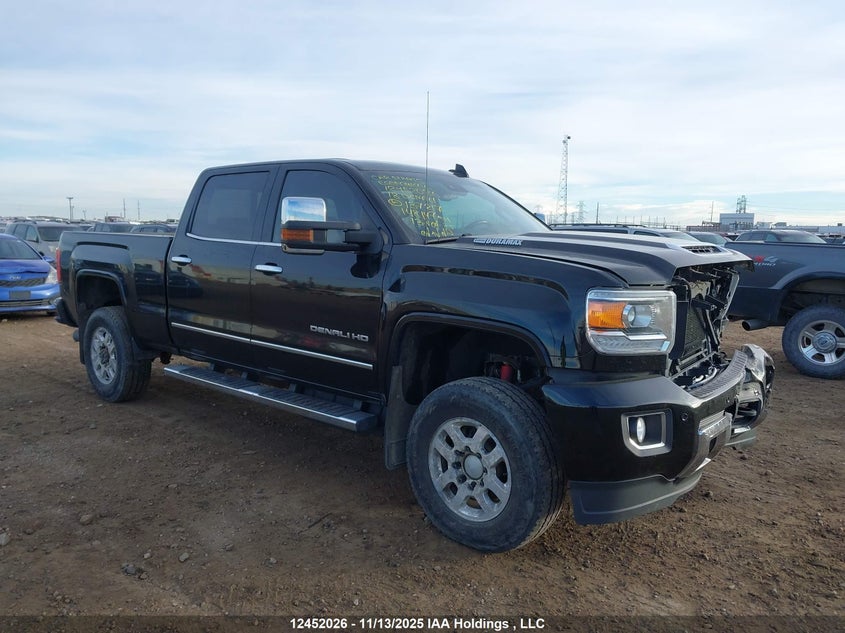 1GT12UEY2JF137217 2018 GMC SIERRA photo no. 1