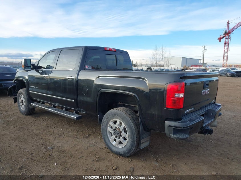 1GT12UEY2JF137217 2018 GMC SIERRA photo no. 3