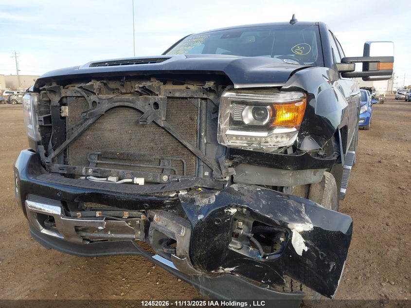 2018 GMC Sierra 2500Hd Denali VIN: 1GT12UEY2JF137217 Lot: 12452026