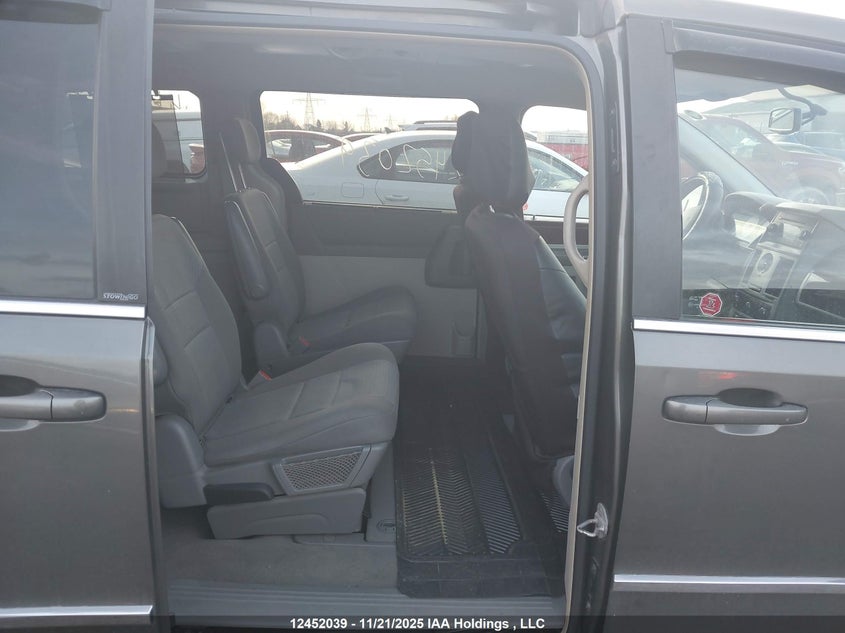 2010 Chrysler Town & Country Touring VIN: 2A4RR5DX9AR278043 Lot: 12452039