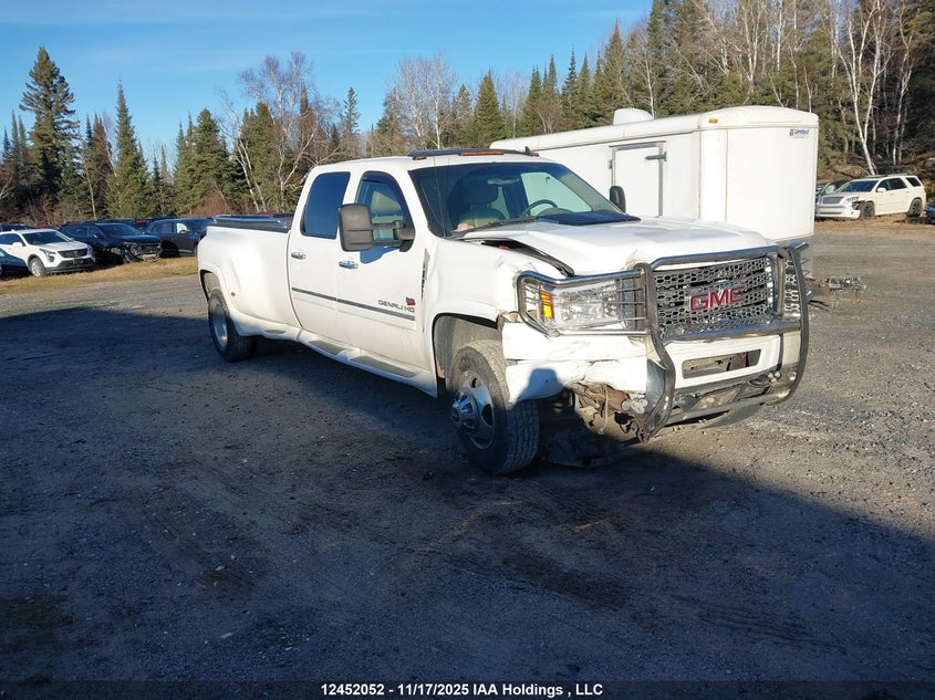 1GT426C88BF250912 GMC SIERRA Photo 1