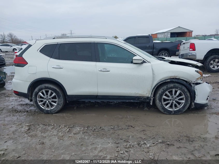 5N1AT2MV6HC802944 2017 NISSAN ROGUE photo no. 14