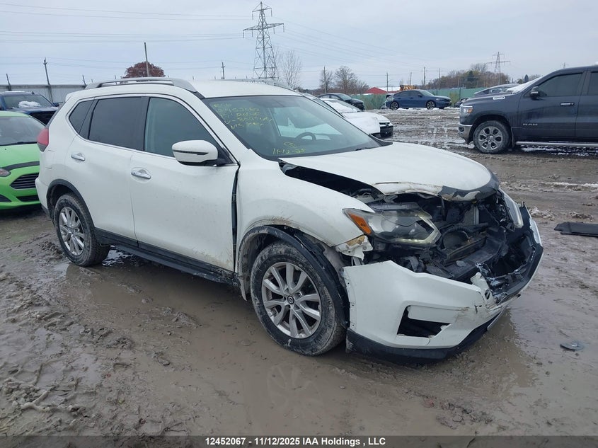 5N1AT2MV6HC802944 2017 NISSAN ROGUE photo no. 1