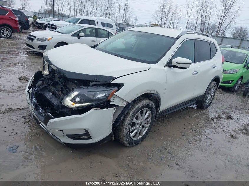 5N1AT2MV6HC802944 2017 NISSAN ROGUE photo no. 2