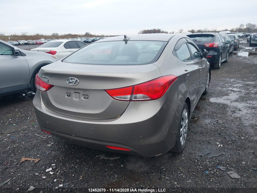 5NPDH4AEXDH330734 2013 HYUNDAI ELANTRA photo no. 4