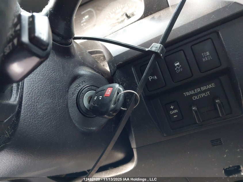5TFUY5F16JX680793 2018 TOYOTA TUNDRA photo no. 11