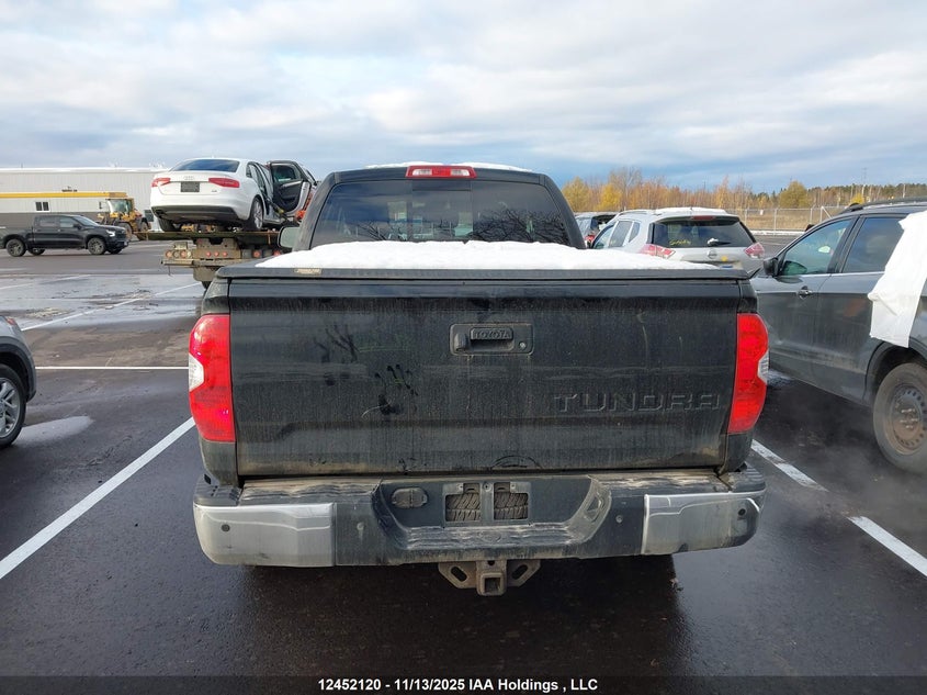 5TFUY5F16JX680793 2018 TOYOTA TUNDRA photo no. 16