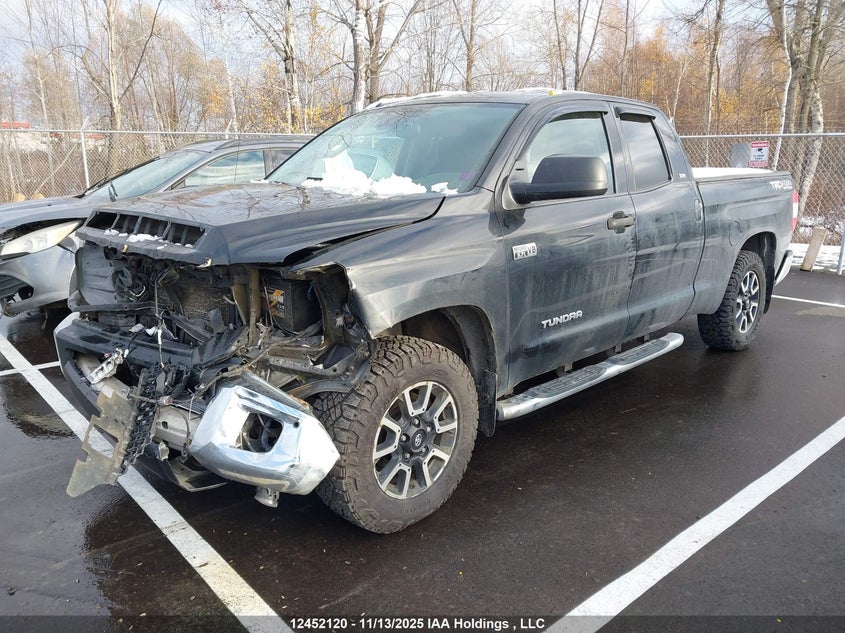 5TFUY5F16JX680793 2018 TOYOTA TUNDRA photo no. 2