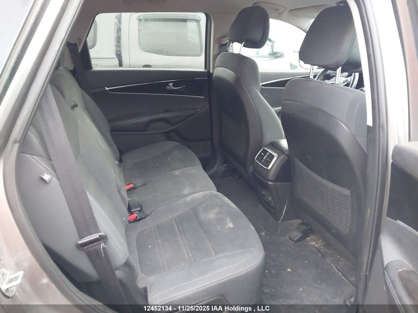 5XYPGDA55GG175389 2016 KIA SORENTO photo no. 8