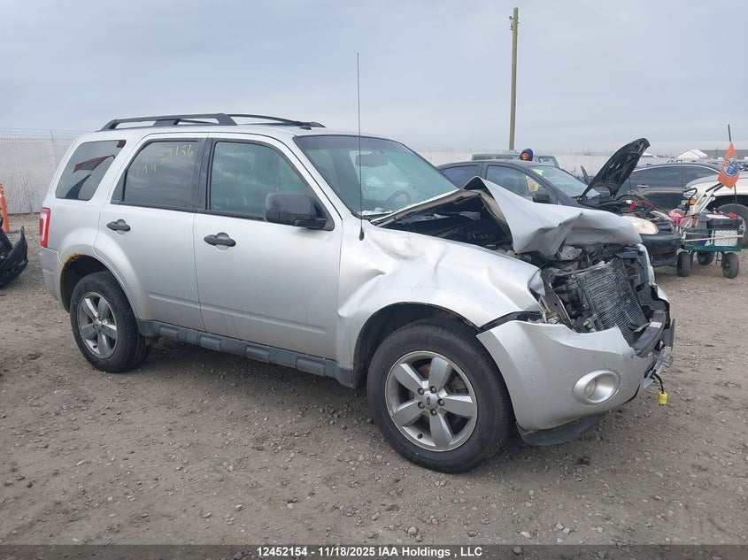 1FMCU0DG8BKC67480 2011 FORD ESCAPE photo no. 13