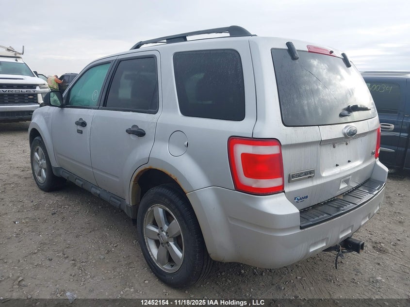 1FMCU0DG8BKC67480 2011 FORD ESCAPE photo no. 3
