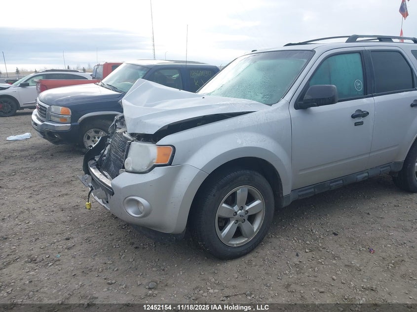 1FMCU0DG8BKC67480 2011 FORD ESCAPE photo no. 6