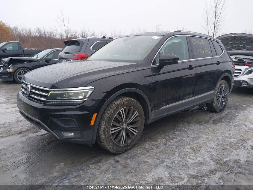 3VV4B7AX2JM008438 2018 VOLKSWAGEN TIGUAN photo no. 2