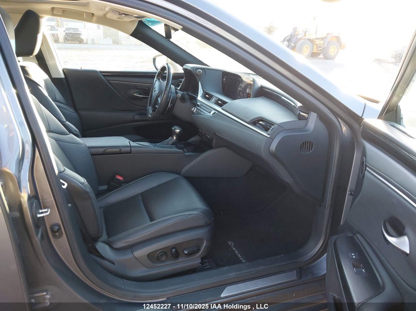 58ABZ1B15MU105338 2021 LEXUS ES photo no. 5