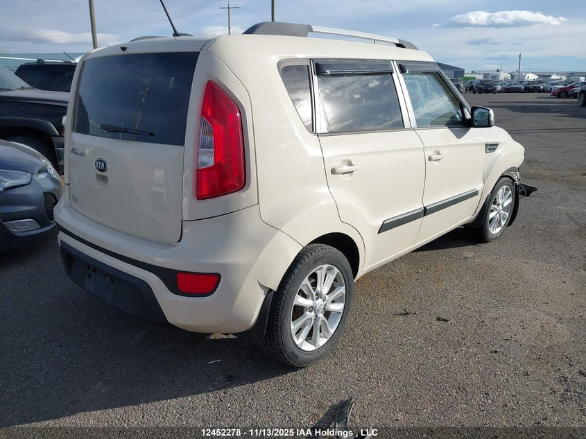 KNDJT2A65D7492046 2013 KIA SOUL photo no. 4