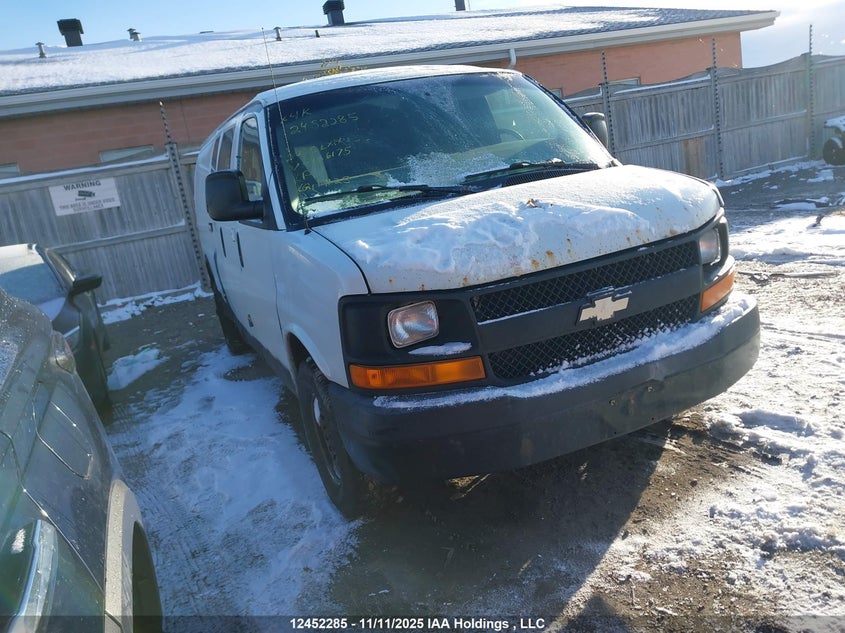 1GCGG29CX81136175 2008 Chevrolet Express G2500 auction photo 1