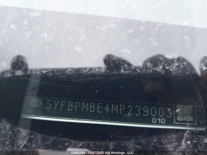 5YFBPMBE4MP239003 2021 TOYOTA COROLLA photo no. 18