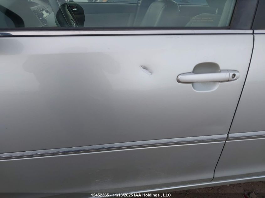 2002 Toyota Camry Le/Xle VIN: JTDBE30K520020115 Lot: 12452365