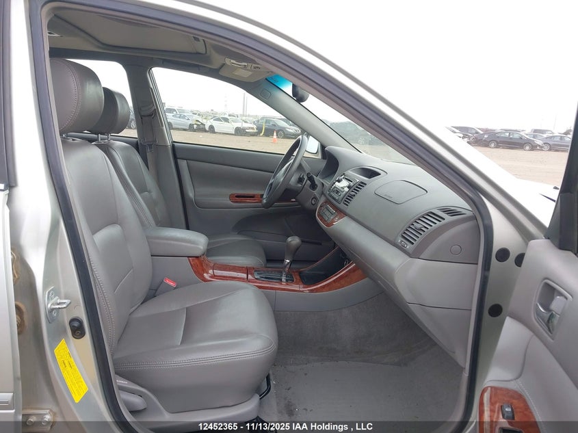 JTDBE30K520020115 2002 TOYOTA CAMRY photo no. 5