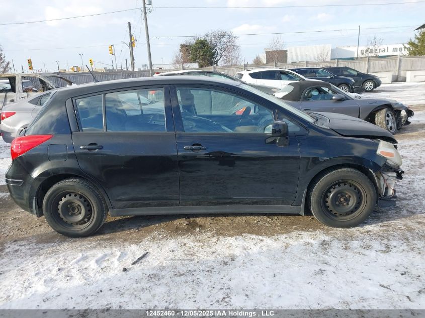 2009 Nissan Versa 1.8S VIN: 3N1BC13E49L445423 Lot: 12452460